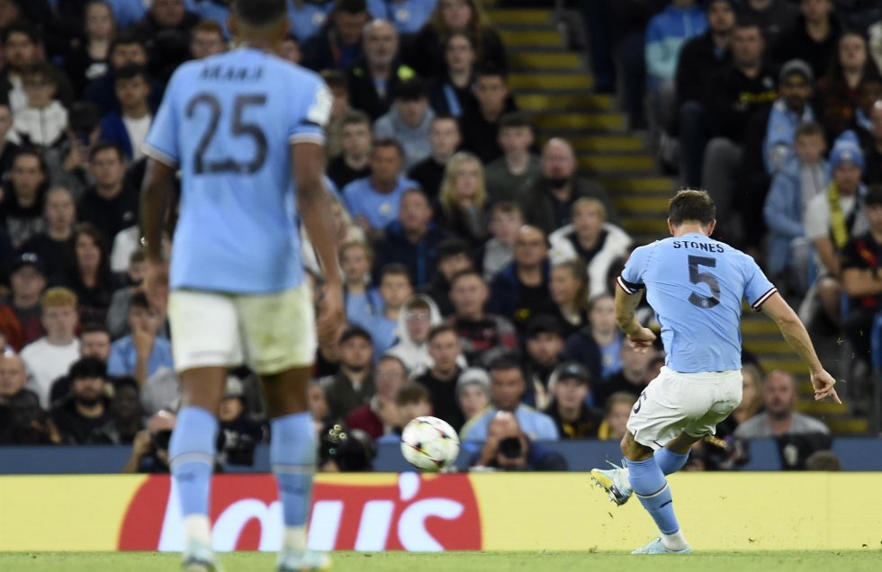 Manchester City se exigió al máximo para doblegar en casa a Borussia Dortmund