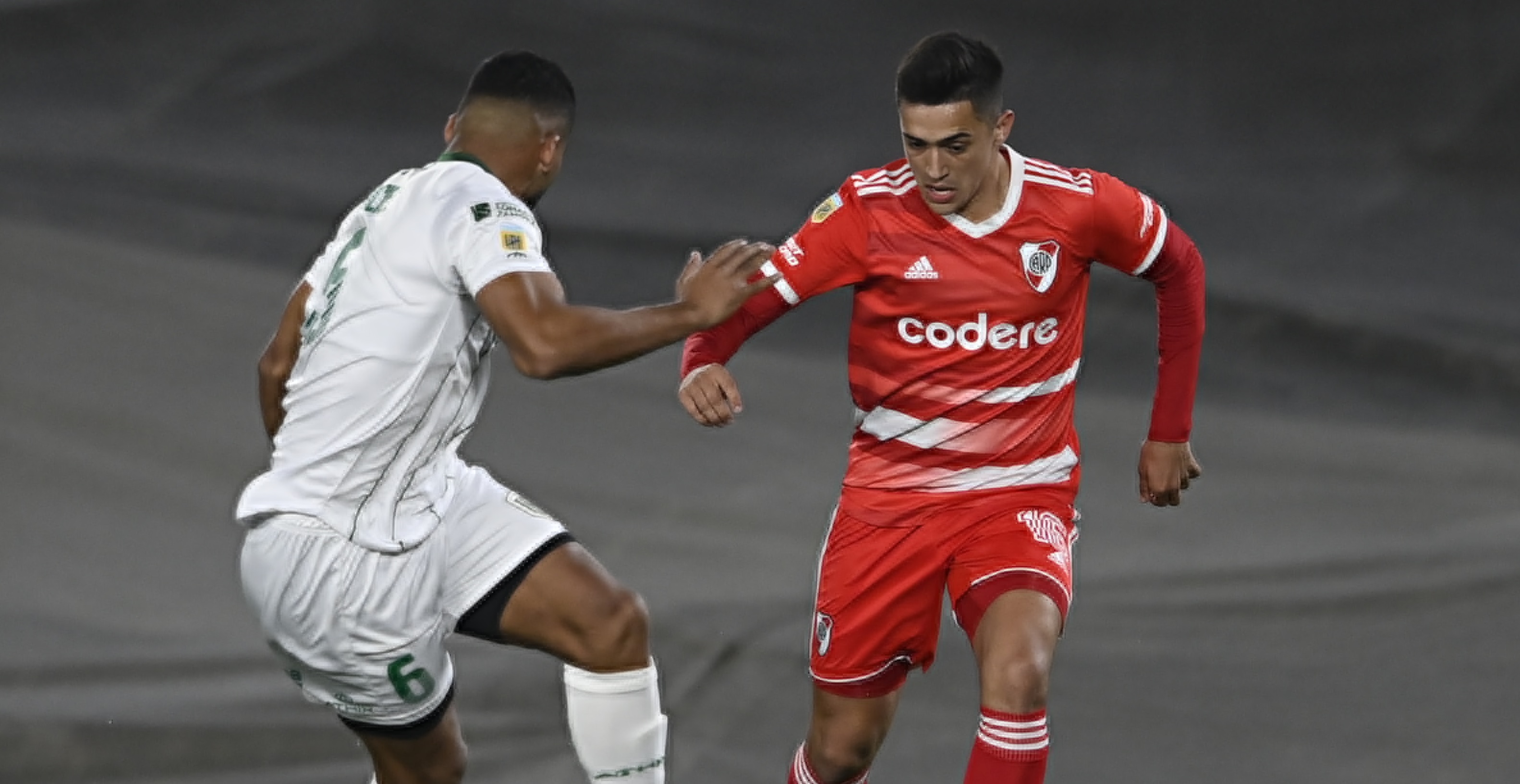 No levanta cabeza tras el Superclásico: River Plate de Paulo Díaz ahora tropezó ante Banfield