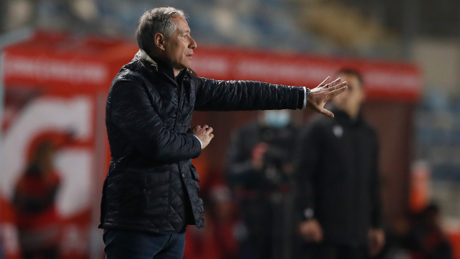 Holan y los objetivos de la UC: Veremos hasta dónde nos da, debemos seguir mejorando