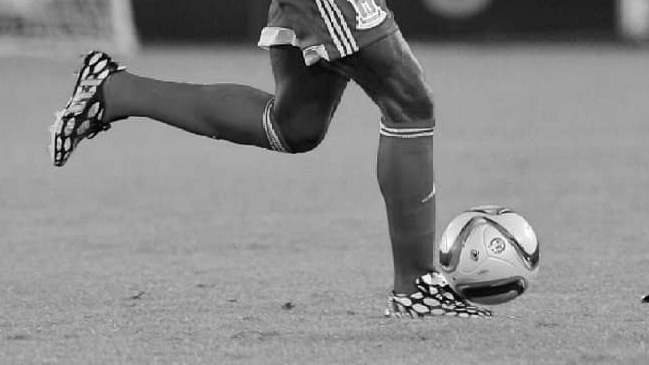 Luto en el fútbol: Jugador murió tras entrenar junto a su selección