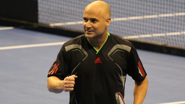 Agassi a Federer: “Tu juego y espíritu nos enseñaron lo bonito que se puede jugar al tenis”