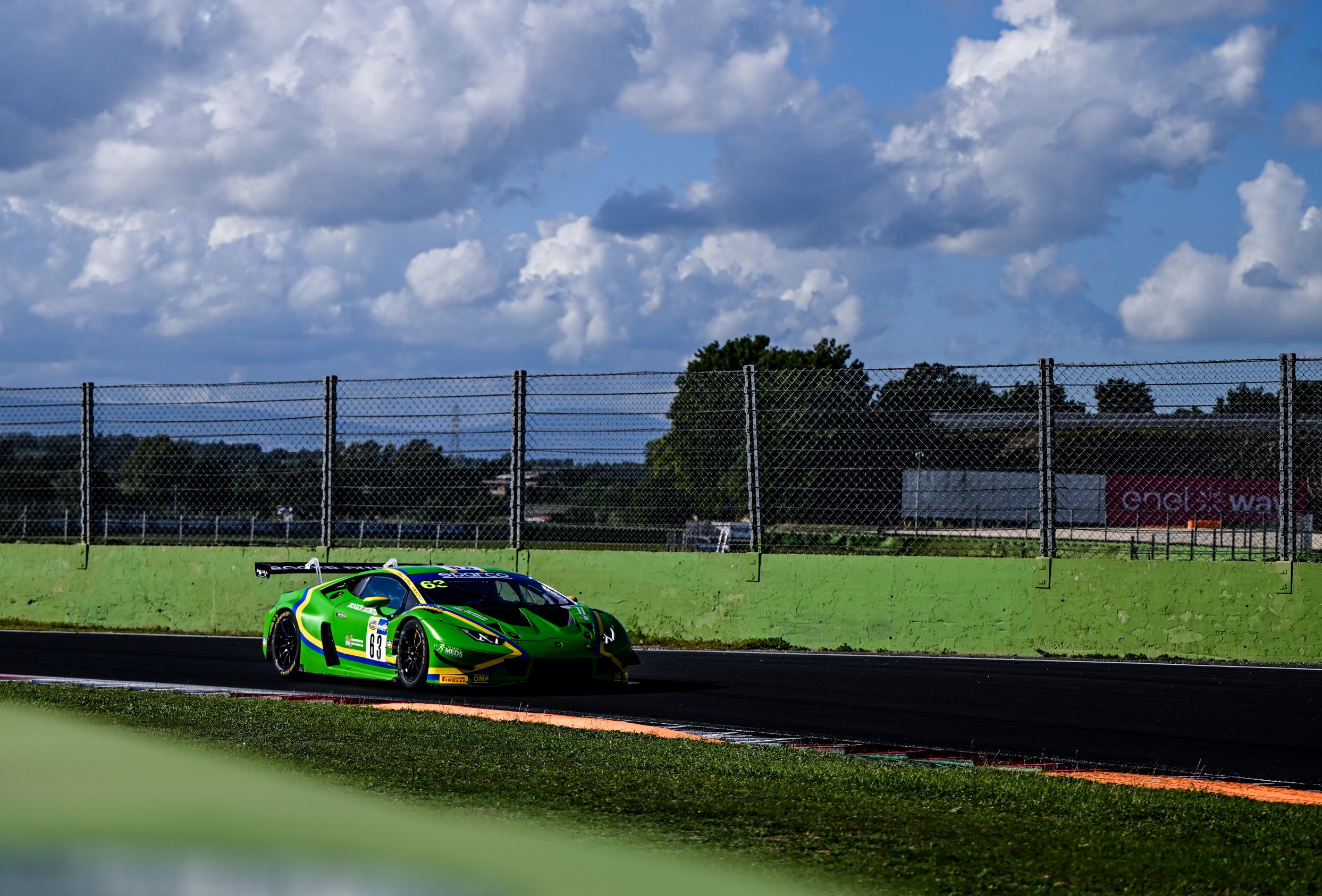 Benjamín Hites defenderá su liderato en el Campeonato Italiano de Gran Turismo