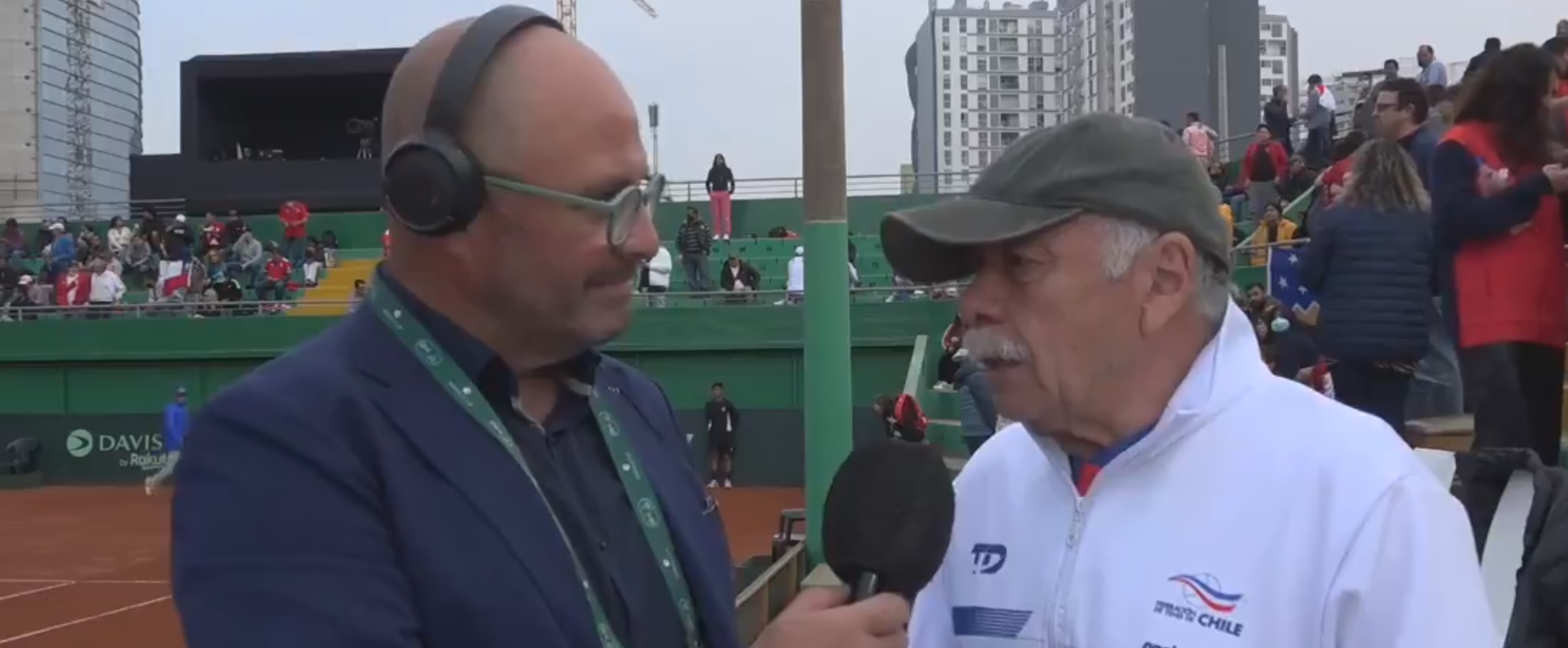 Carlos Caszely se emocionó con el cariño de los chilenos en Lima: Hasta el capitán de Perú me saludó