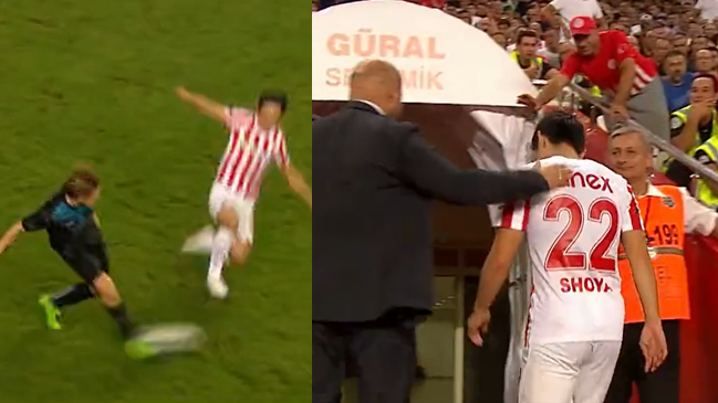 Japonés tuvo amargo debut en Turquía: Vio la roja directa a los 20 segundos y ante la mirada de su familia