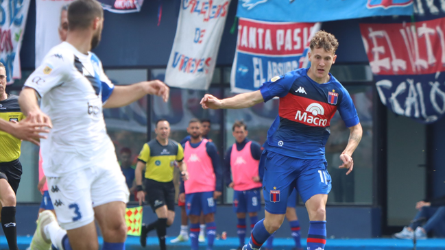 Vélez estiró su racha sin victorias en la liga argentina tras caer ante Tigre