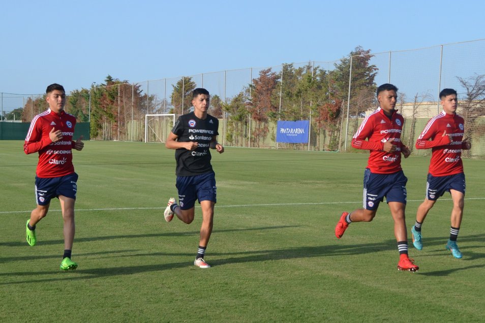 La Roja sub 20 tuvo su primera práctica en España para el torneo Costa Cálida Supercup