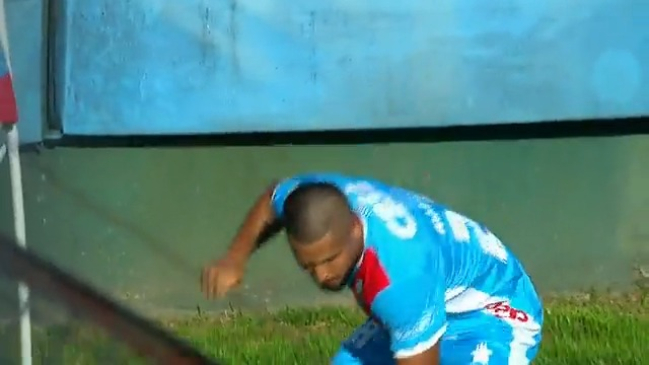 Futbolista anotó un golazo y sorprendió con particular festejo