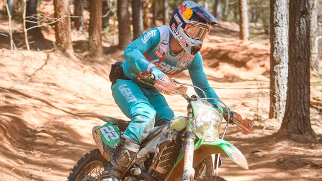 Benjamín Herrera se sobrepuso a un choque contra un árbol y ganó en Indiana