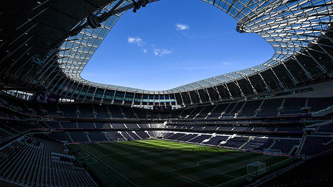 La Premier League castigará severamente el uso de elementos pirotécnicos