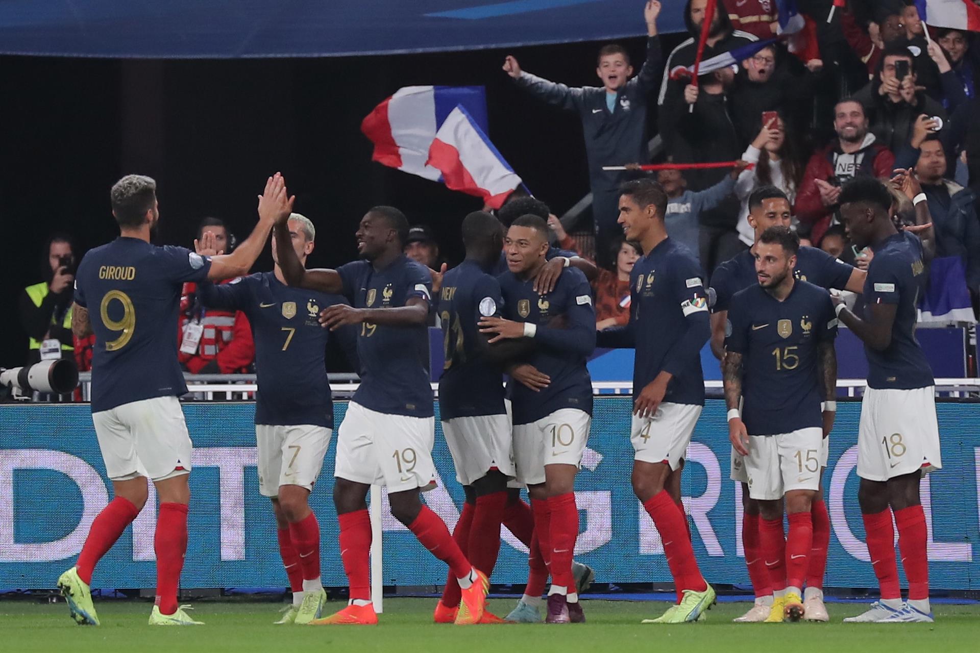 Francia tomó un respiro en la Nations League tras victoria clave ante Austria