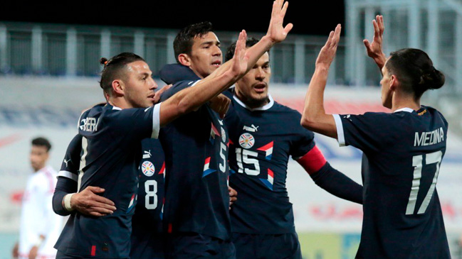 Paraguay superó a Emiratos Arabes Unidos gracias a un cabezazo de Fabián Balbuena