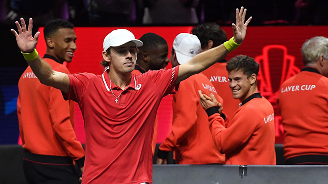 De Miñaur derrotó a Murray y redujo la diferencia con Europa