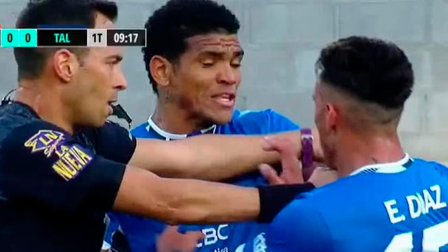 Milton Casco llenó de polémica el partido de River con Talleres por evidente codazo