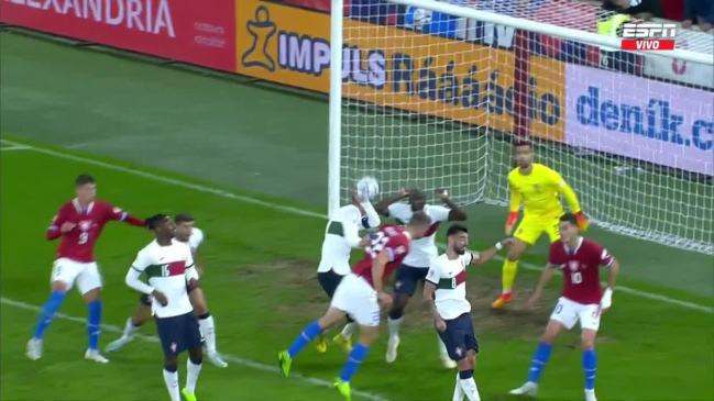 Cristiano Ronaldo cometió penal y Patrik Schick la mandó a las nubes en la Nations