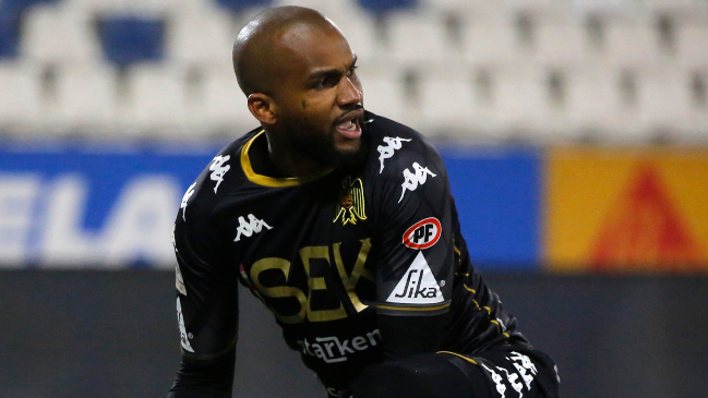 Luis Mejía será operado tras sufrir rotura de tendón de Aquiles en Copa Chile