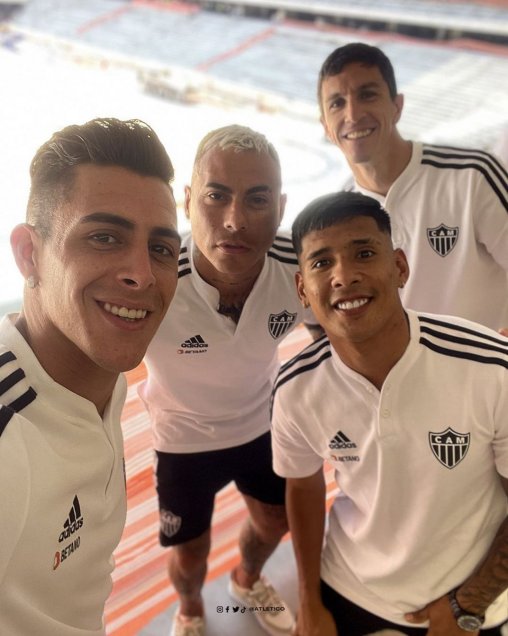 Vargas y sus compañeros de A. Mineiro fueron a visitar avanzadas obras de su nuevo estadio