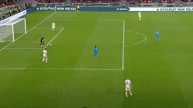 El grave error del portero Gulacsi que contribuyó a la eliminación de Hungría en la Nations