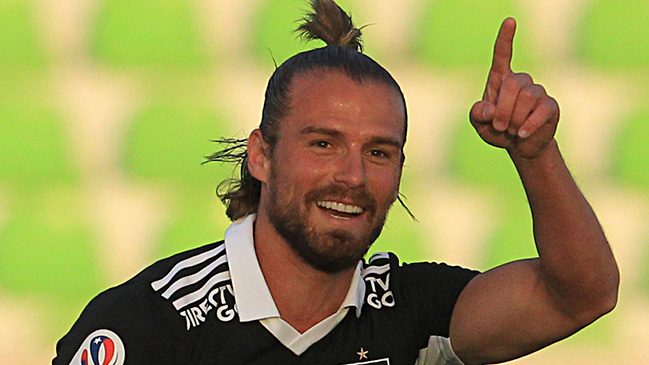 “Una mezcla entre Beckham y Brad Pitt”: El particular análisis a Christian Santos de su DT