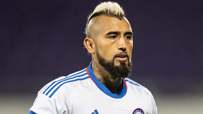 Arturo Vidal apareció en el área de Qatar y anotó el 2-2