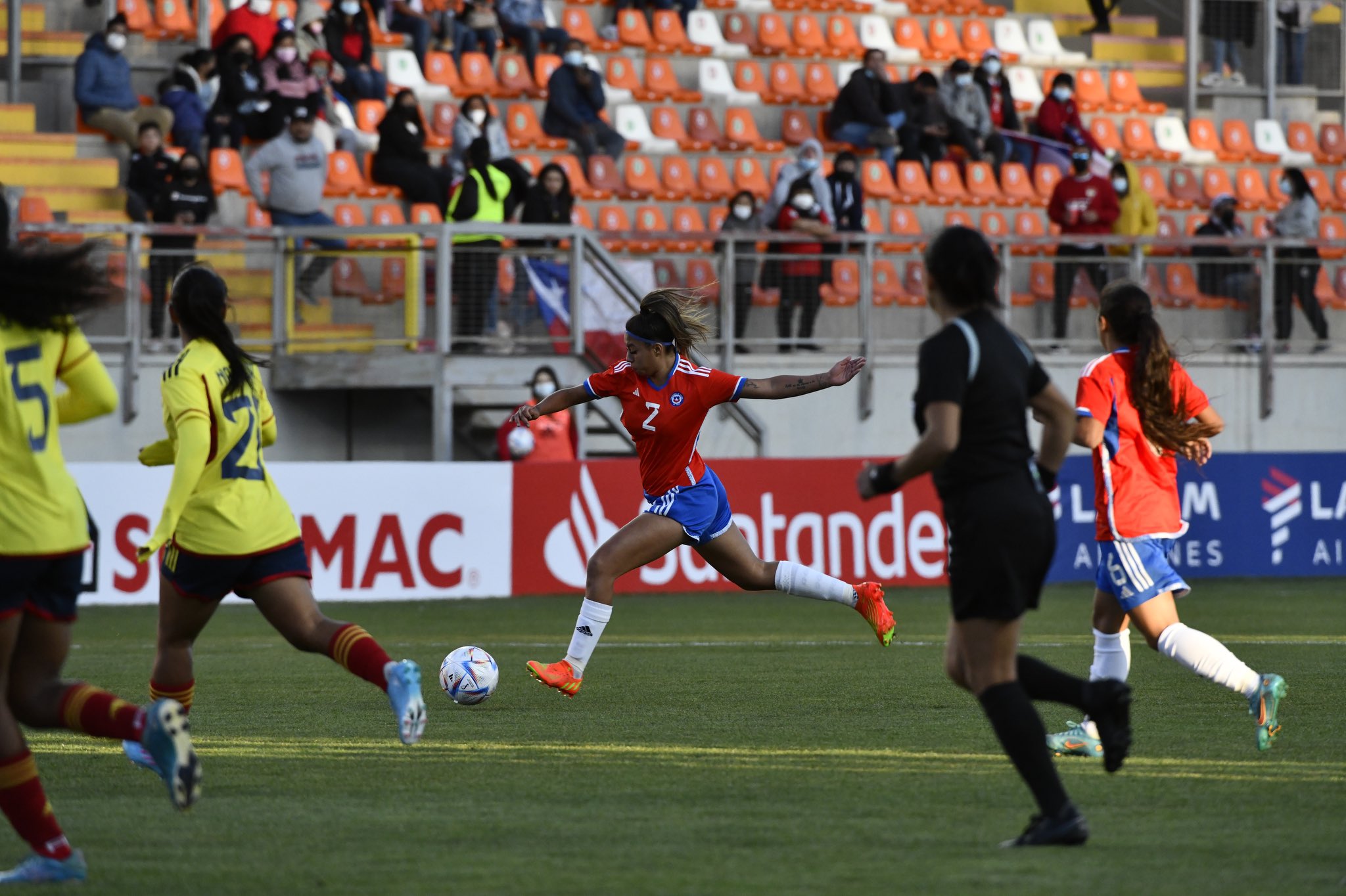 La Roja femenina sub 17 tropezó ante Colombia en su despedida de cara al Mundial de India