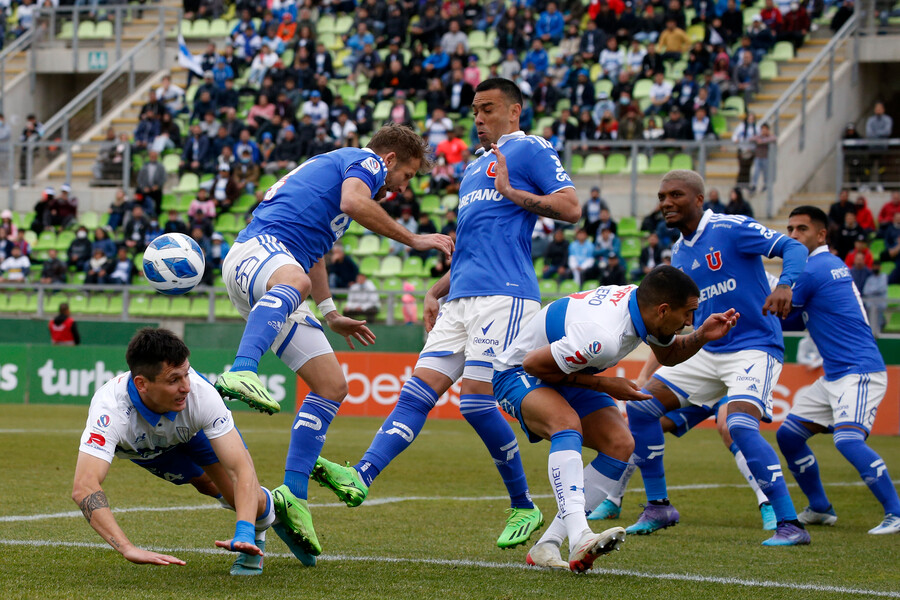 ¿Te pareció mano de Seymour? El penal que favoreció a la UC en el clásico universitario