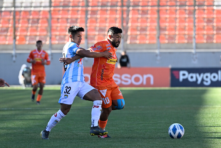 Magallanes festejó en Calama luego de eliminar a Cobreloa de la Copa Chile