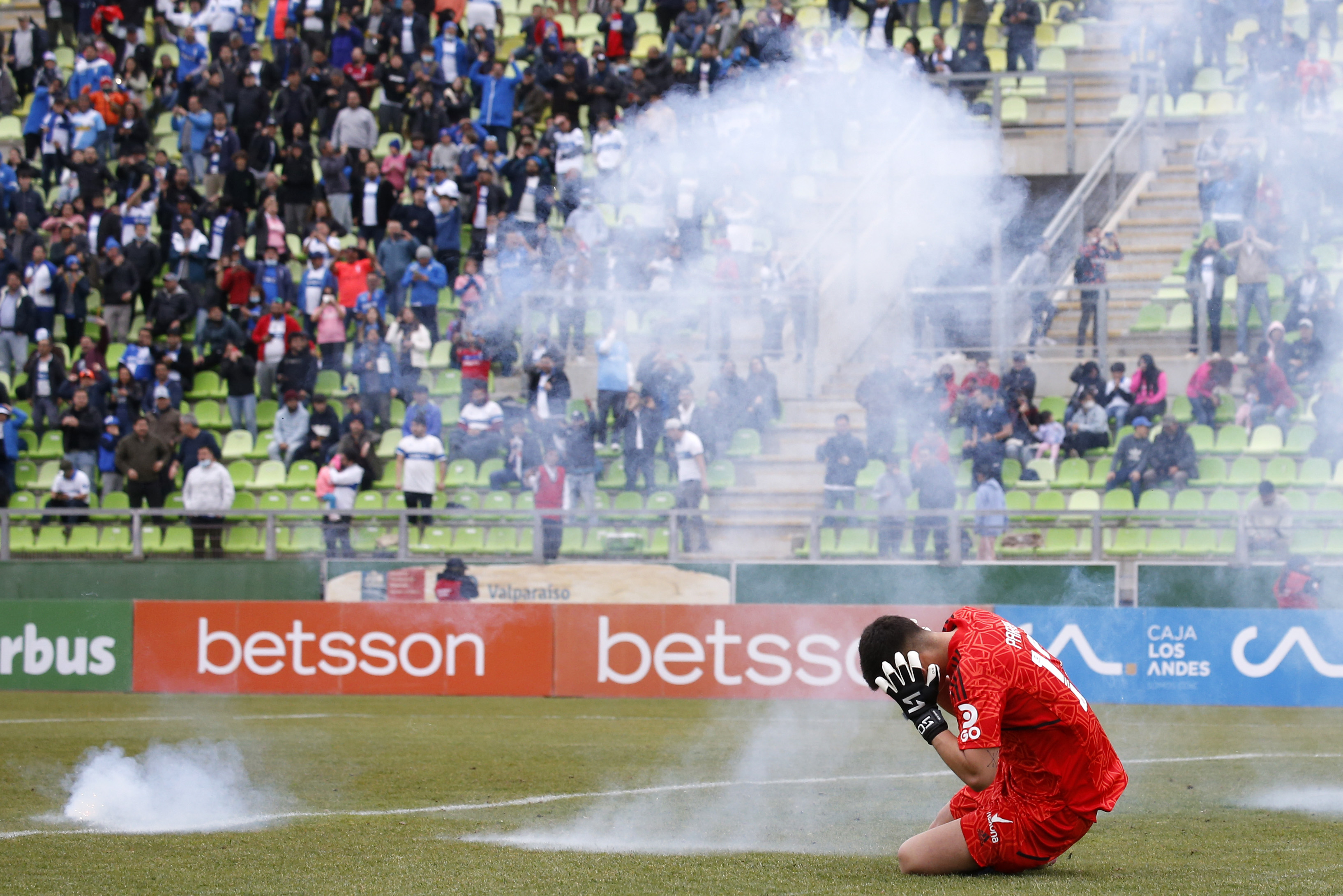 El editorial de Igor Ochoa: El fútbol cada día es más prisionero de quienes no lo quieren