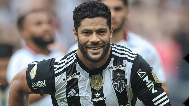 Hulk encaminó el triunfo de Atlético Mineiro sobre Fluminense con un doblete en Brasil