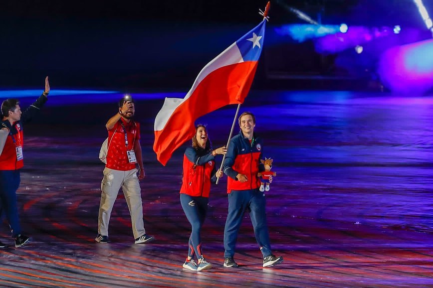 Fernando Renz y Valentina Toro encabezaron al Team Chile en desfile inaugural de los Juegos Sudamericanos