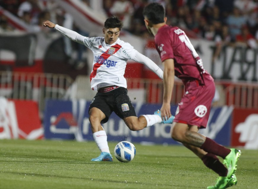 Castro se convirtió en goleador histórico de Curicó en Primera tras darle la victoria ante La Serena
