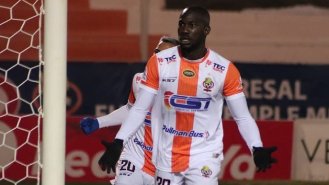 Cobresal y Unión Española juegan un duelo clave para meterse en zona de copas