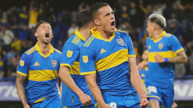 Boca Juniors se alzó como único líder en Argentina tras superar a Vélez