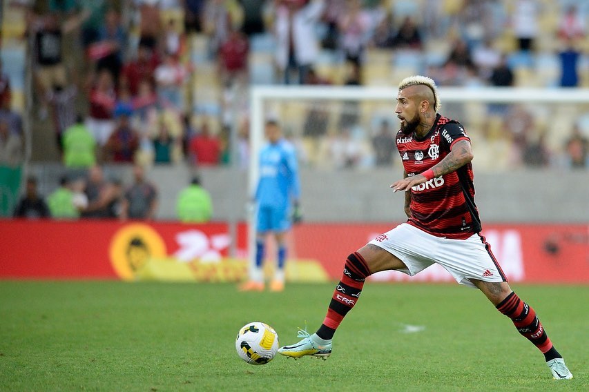 Flamengo de Arturo Vidal empató con Inter de Porto Alegre y sigue lejos del líder Palmeiras