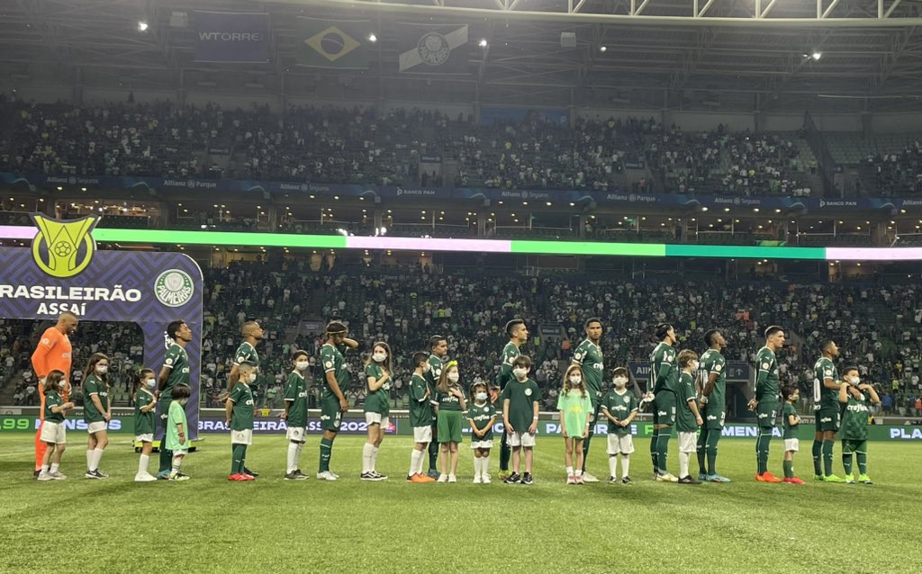 Palmeiras goleó a Coritiba y dio otro paso firme al título en el Brasileirao