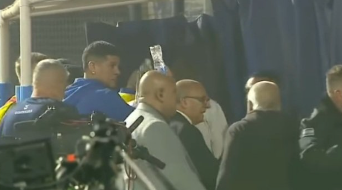 El gran gesto de Marcos Rojo con hinchas afectados con gases lacrimógenos en La Plata