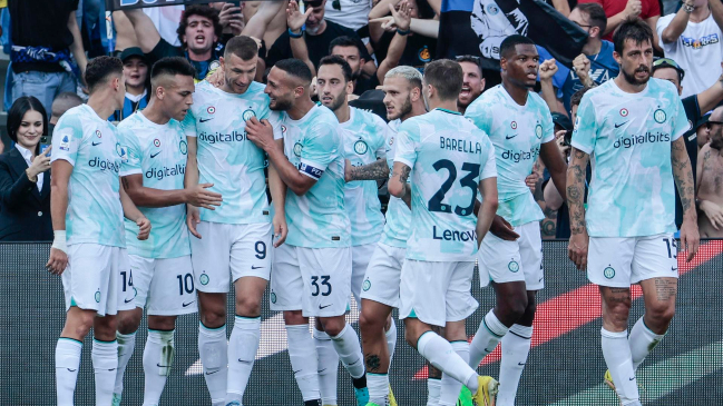 Edin Dzeko comandó con un doblete una revitalizadora victoria de Inter en la Serie A