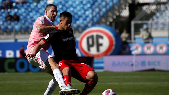 Universidad Católica sufrió con la reacción de Ñublense y cedió un poco favorable empate