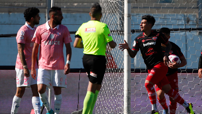 Patricio Rubio apareció en el área para decretar el empate de Ñublense ante a la UC