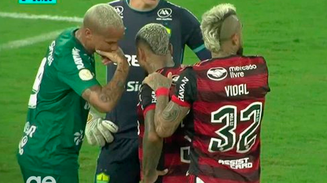 ¿Por qué Vidal cedió a Marinho el penal en triunfo de Flamengo?