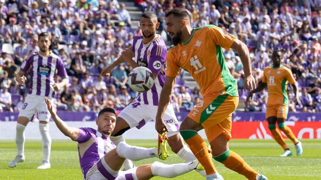 Real Betis sufrió con una expulsión y rescató un pobre empate ante Valladolid