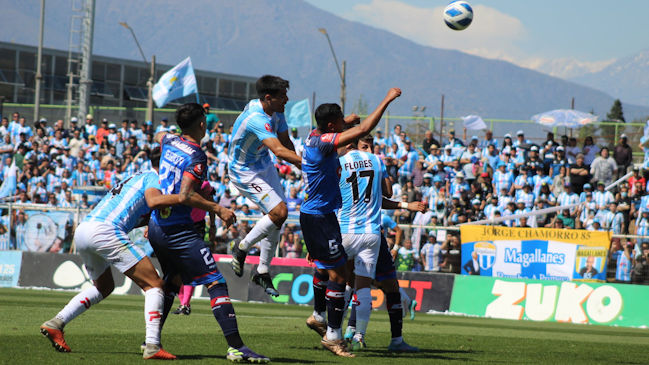 Magallanes apabulló a Deportes Melipilla y tomó distancia en el liderato de la Primera B