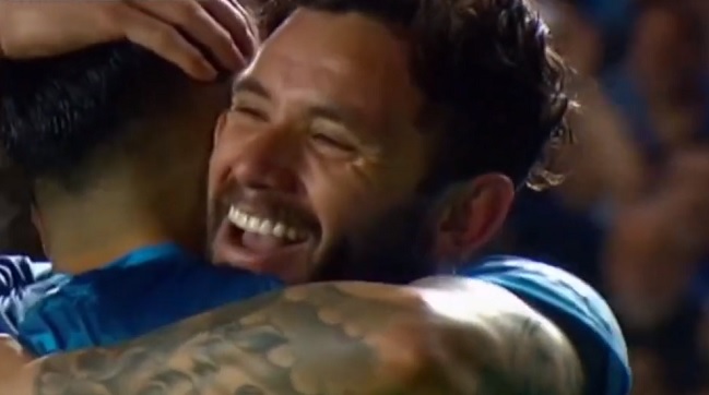 Eugenio Mena se lució con magistral golazo para Racing ante Atlético Tucumán