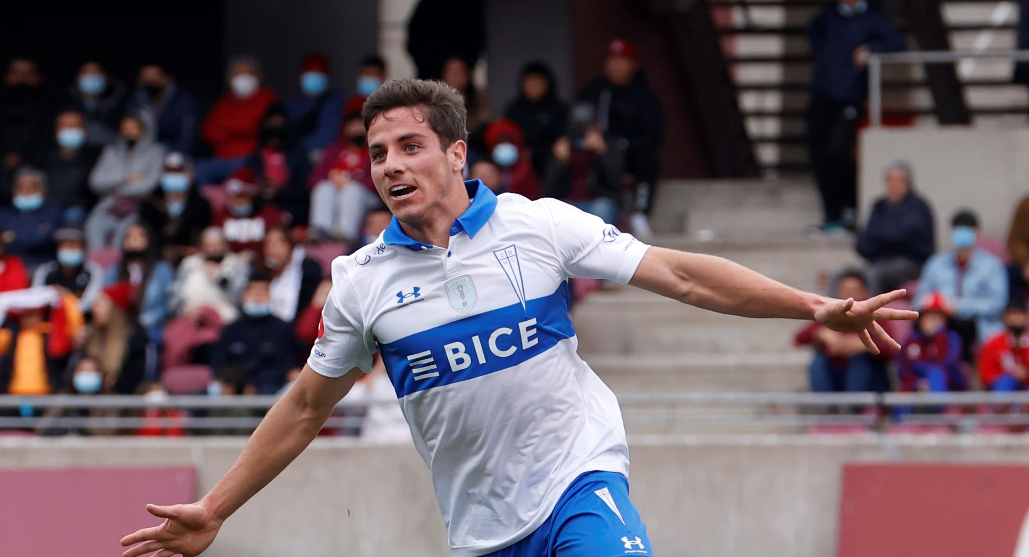 Holan hará cambios en la UC para la reanudación del duelo con la U en Copa Chile