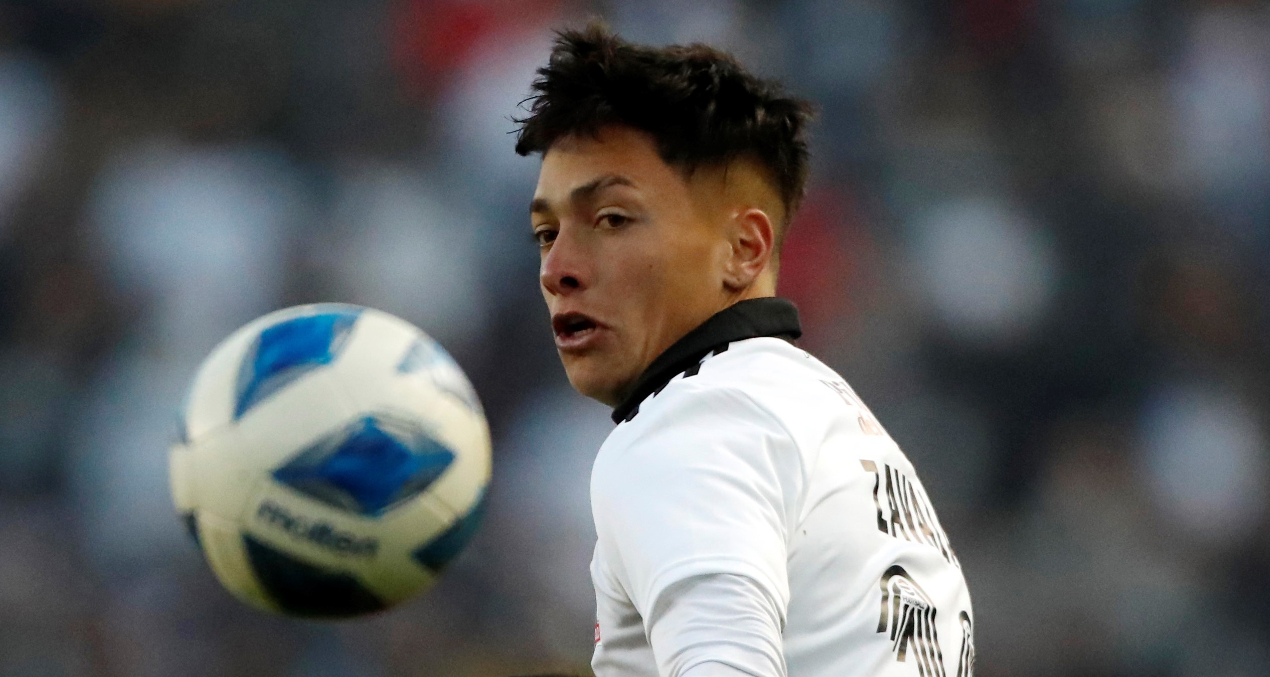 Colo Colo analiza comprar la totalidad de la carta de Cristian Zavala