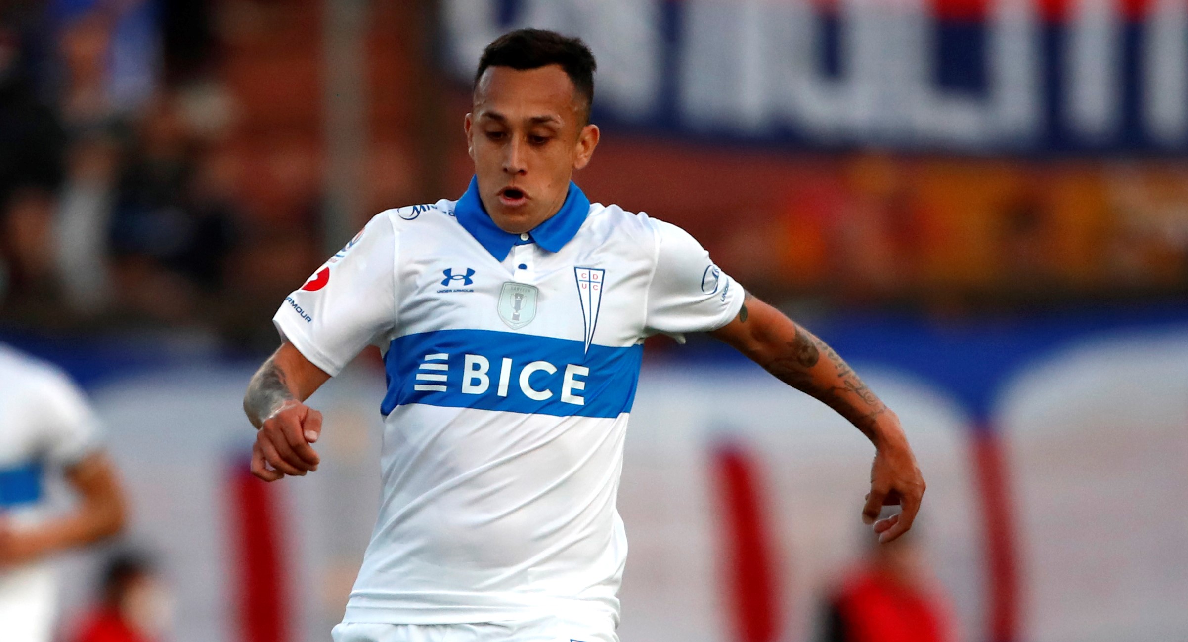 Fabián Orellana fue expulsado ante la U por violenta reacción tras infracción de Ojeda