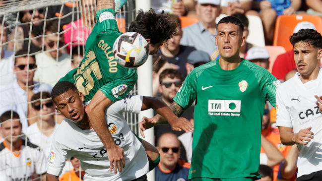 Elche y Enzo Roco amargaron a Valencia al rescatar un empate en el Mestalla