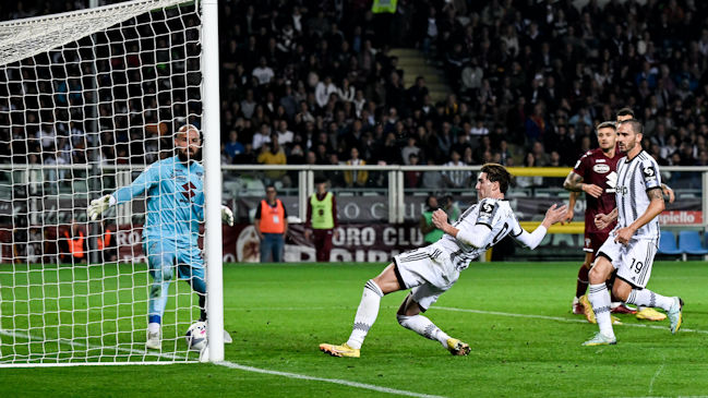 Juventus ganó un encendido clásico a Torino con un oportuno gol de Dusan Vlahovic
