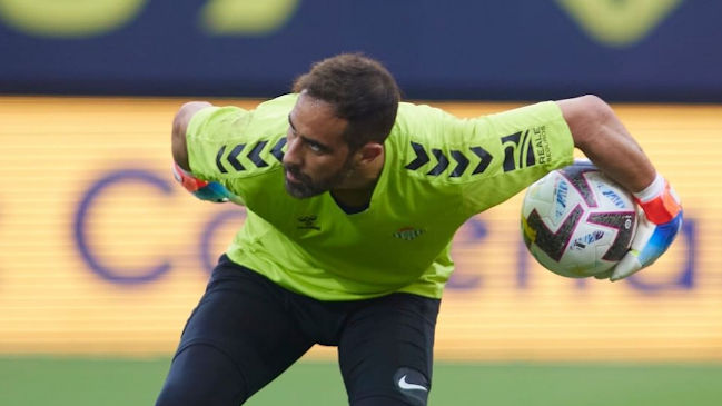 “Salvó a Betis”: Prensa española alabó a Claudio Bravo por el empate ante Cádiz