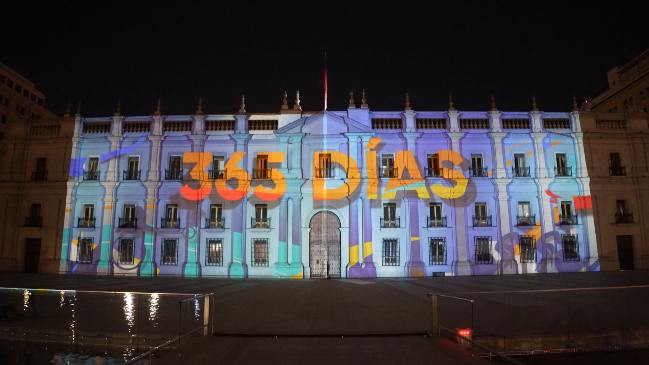 El espectacular juego de luces en La Moneda a un año de Santiago 2023