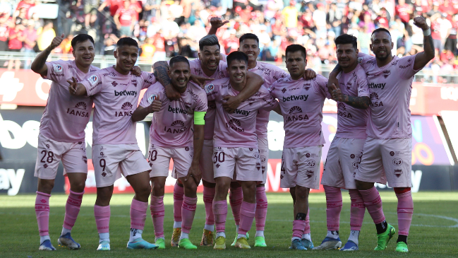 Nicolás Vargas aprovechó un dudoso penal para marcar el primero de Ñublense ante Huachipato